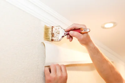 Pose de papier peint à Saulges — revêtements muraux et toiles de verre
